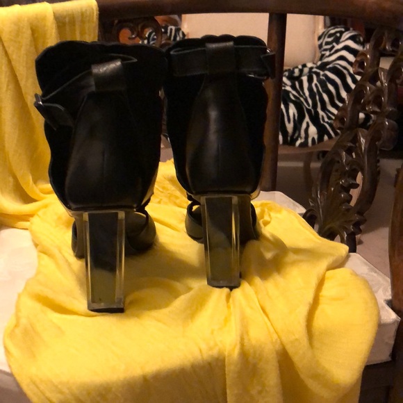 BRAND NEW MIISTA LONDON SANDALS IN BLACK WITH GOLD - Picture 3 of 4